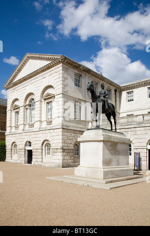 Statue de Lord Wolseley Vicomte , et Household Cavalry Museum Horse Guards Parade, Londres Banque D'Images