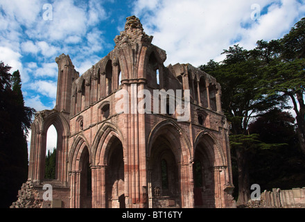 Les ruines de l'architecture médiévale de l'abbaye de Dryburgh dans la région des Scottish Borders, Dryburgh, Ecosse. Banque D'Images