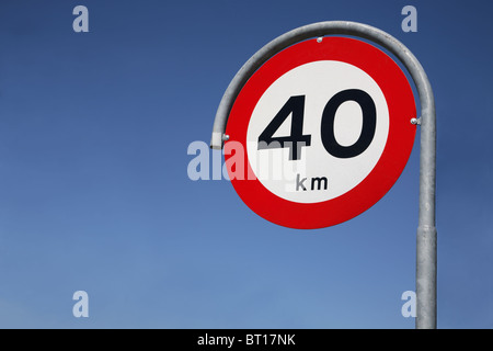 Limite de vitesse 40 km traffic sign Banque D'Images