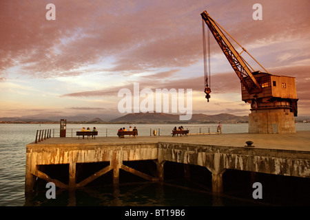 Monumento a la Grua de Piedra y Bahía de Santander Cantabrie España Stone Monument Bay Grue Santander Cantabrie Espagne Banque D'Images