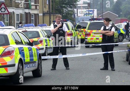 Une zone sécurisée de la police après une attaque de Bedford, Bedfordshire, England UK Banque D'Images