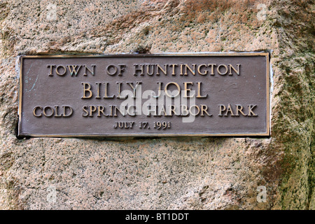 Sur la plaque commémorant rock désignation de parc en l'honneur du célèbre musicien Billy Joel, Cold Spring Harbor, Long Island NY Banque D'Images