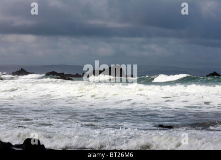 À partir de l'Atlantique 'Welcombe bouche' sur la côte nord du Devon. Seascape Angleterre Banque D'Images