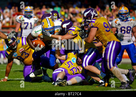 Les Vikings de Vienne battre les Giants de Graz dans un match éliminatoire EFL 38-22 le 6 juin 2010 à Hohe Warte stadium à Vienne, Autriche. Banque D'Images