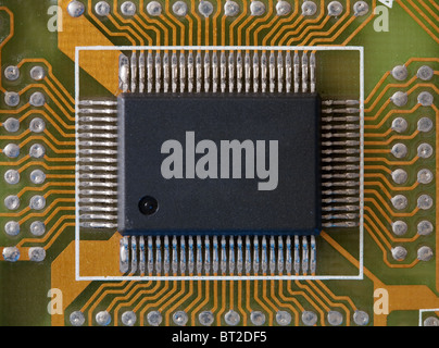 D'un microcircuit intégré Microphoto de couleur noire Banque D'Images