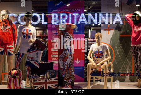 Afficher la fenêtre de Cool Britannia boutique touristique dans le West End de Londres Banque D'Images