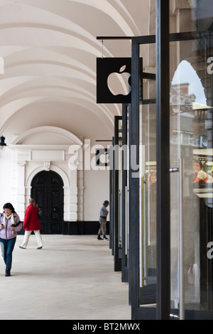 Apple Store de Covent Garden, Londres. Banque D'Images