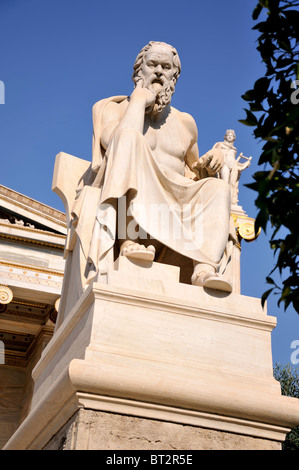 Statue de Socrate à l'extérieur de l'Académie d'Athènes, Grèce, str Panepistimiou Banque D'Images
