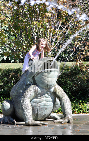 Fontaine grenouille, Arboretum de Dallas, Texas, USA Banque D'Images