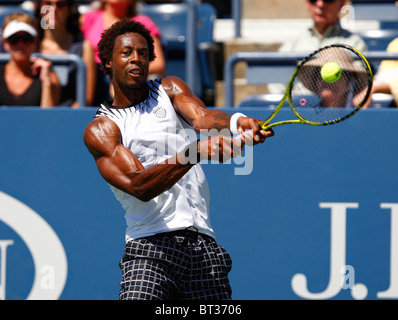 Gaël Monfils de France en action à l'US Open 2010 Banque D'Images