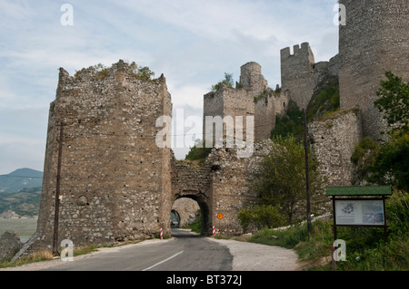 Château Golubac sur Danube en Serbie Banque D'Images