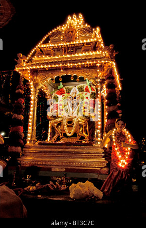 FESTIVAL EN KARPAKA PILLAIYARPATTI VINAYAKAR TEMPLE À TAMILNADU Banque D'Images