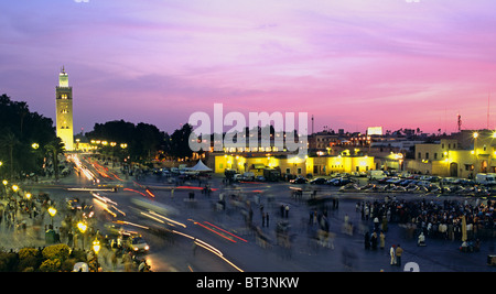 Sur Sunser place djamaa el fna marrakech maroc afrique du Nord Banque D'Images