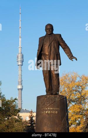 Monument de la fusée soviétique de plomb et ingénieur concepteur d'engins spatiaux Sergueï Pavlovitch Korolev (1907-1966) dans la région de Moscou, Russie Banque D'Images