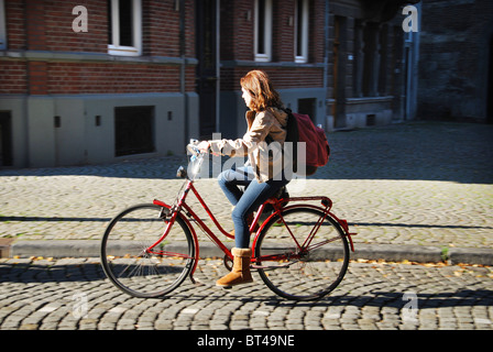 Cycliste de passage aux Pays-Bas Maastricht Banque D'Images