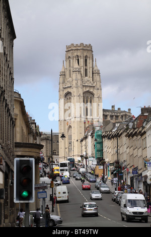 Wills Memorial Building et Park Street dans la ville de Bristol en Angleterre. Banque D'Images