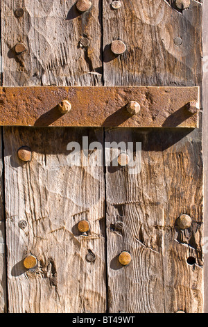 Détail de la charnière sur le vieux bois fer Banque D'Images