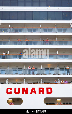 Paquebot de croisière Queen Elizabeth à Las Palmas, Gran Canaria sur son voyage inaugural Banque D'Images