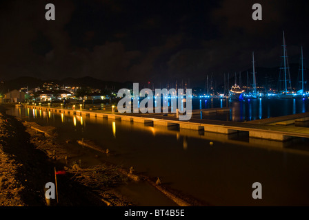 L'IGY, Global International Yachting Marina de Rodney Bay à Gros Islet, Sainte-Lucie, la nuit encore en construction. Banque D'Images