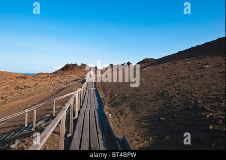 Îles Galapagos, en Équateur. La randonnée sur l'île Isla Bartolomé (Barthélemy). Banque D'Images