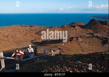 Îles Galapagos, en Équateur. La randonnée sur l'île Isla Bartolomé (Barthélemy). Banque D'Images