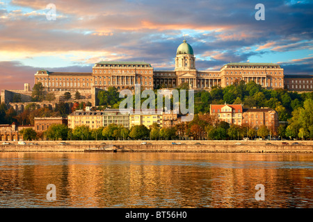 La colline du Château de Buda avec le Danube, Budapest, Hongrie Banque D'Images