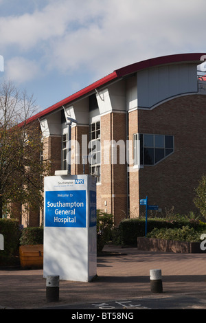 La recherche sur le Cancer Somers Building, Université de Southampton, sur le site de l'Hôpital général de Southampton Banque D'Images