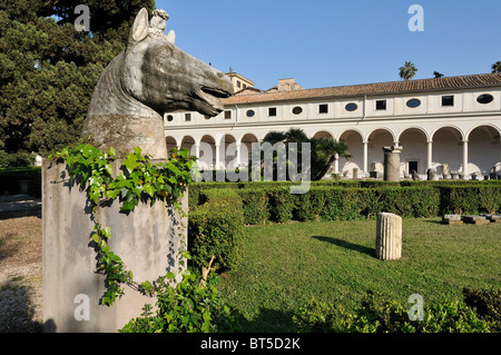 Rome. L'Italie. Musée national de Rome. Thermes de Dioclétien. Cloître de Michel-Ange dans l'église de Santa Maria degli Angeli. Banque D'Images