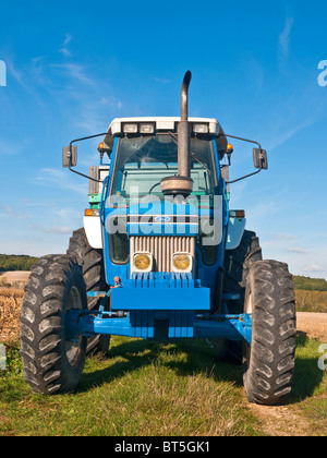 Tracteur Ford 6610 bleu - France. Banque D'Images