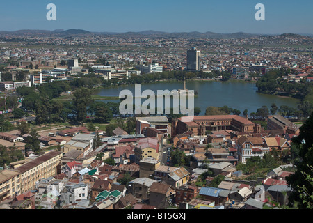 Vue sur le lac Anosy, Antananarivo, Madagascar. Banque D'Images