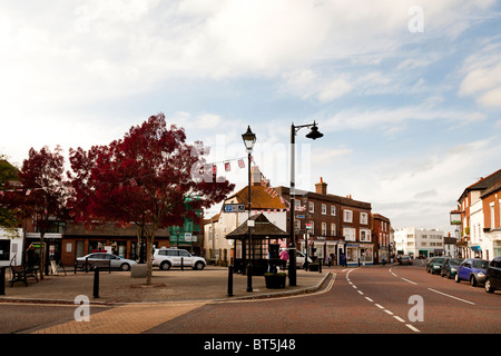 Emsworth square et du centre-ville avec abri seat Banque D'Images