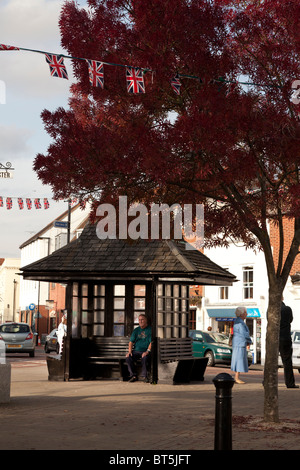 Emsworth square et du centre-ville avec abri seat Banque D'Images