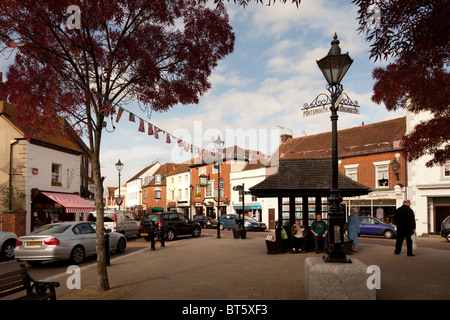 Emsworth square et du centre-ville avec abri seat Banque D'Images