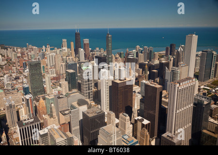 Vue d'horizon de Chicago et le lac Michigan à au nord-est de la Willis Tower, le Sears Towner. Banque D'Images