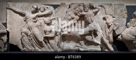 Dalle de Frise du temple d'Apollon Epikourios à Bassae,, la Grèce. Ca. 420-400 BC. Banque D'Images
