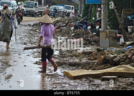 Suite d'un glissement de terrain provoqué par de fortes pluies dans la région de Sapa, Vietnam Banque D'Images