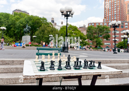 Jouer aux échecs à Union Square Park, New York City. Banque D'Images