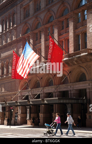 Entrée principale et les drapeaux, Carnegie Hall, NYC Banque D'Images