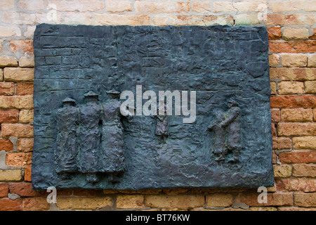 Mémorial de l'holocauste au Campo del Ghetto Nuovo à Venise. Banque D'Images