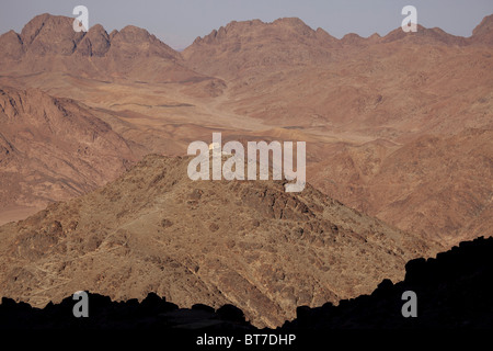 Petite chapelle près de djebel Musa ou le mont Sinaï près de Saint Katherine ou El village Miga, Sinaï, Égypte, Afrique Banque D'Images