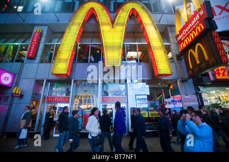 Restaurant McDonald's à Times Square Banque D'Images