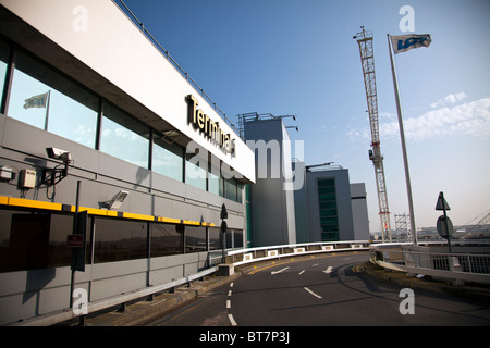 L'aéroport de Heathrow, Londres, Angleterre, un terminal Banque D'Images