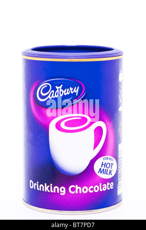 Un portrait photo d'un pot de chocolat chaud Cadbury boire sur un fond blanc. Banque D'Images