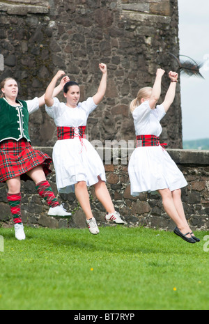 Highland Fling démontré chez Sterling castle, Scotland. Banque D'Images