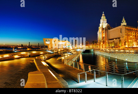 La nouvelle gare maritime situé sur les rives de la rivière Mersey à Pier Head à Liverpool qui héberge le musée des Beatles. Banque D'Images