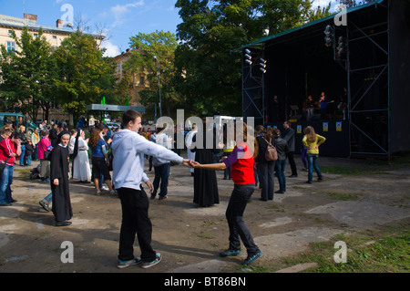 Concert de rock chrétien dans Halytskoho Park Centre de Lviv Ukraine Europe de l'ouest Banque D'Images