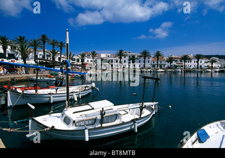 Bateaux de pêche de Fornells, Minorque, Iles Baléares, Espagne Banque D'Images