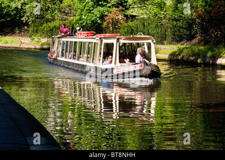 Excursion en bateau du canal de Camden Lock pour le Zoo de Londres, en mai 2010 Banque D'Images