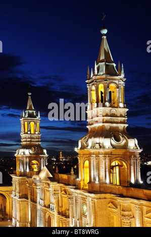 La Plaza de Armas et basilique en Arequipa Pérou Banque D'Images