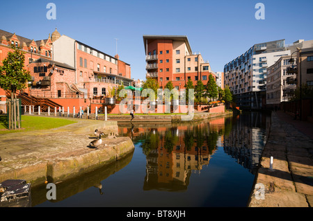 Le canal de Rochdale près de Manchester City Centre. Manchester, Angleterre, RU Banque D'Images